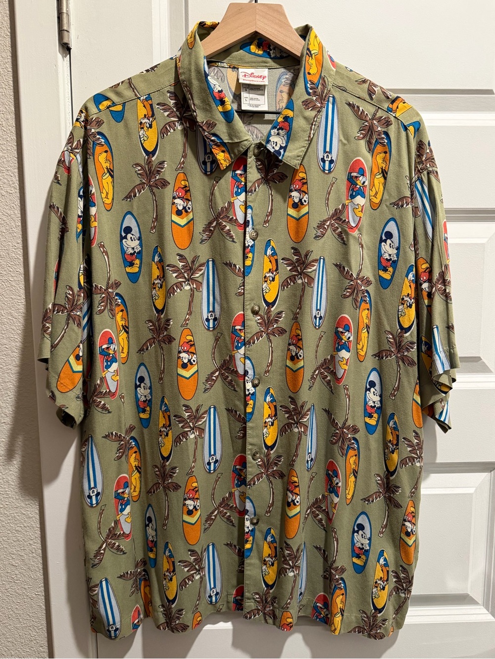 Disney Store Mickey & Friends Hawaiian Camp Shirt! Mens Sz. Large, Rare find!!